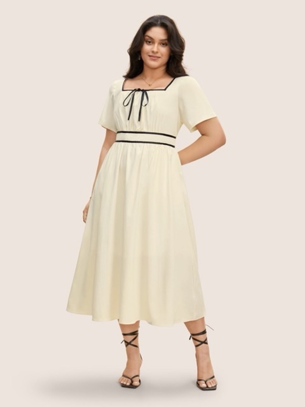 Bloomchic Cream & Black Dress Size 26 (4XL)